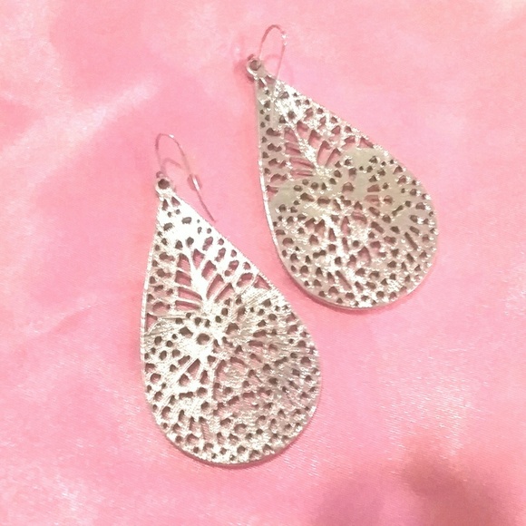 Vtge Rhinestone Accented Silver Filigree Earrings - Picture 6 of 6